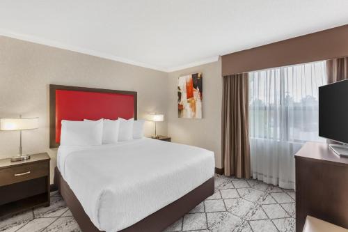 Welland Hotel | Best Western Plus Rose City Suites