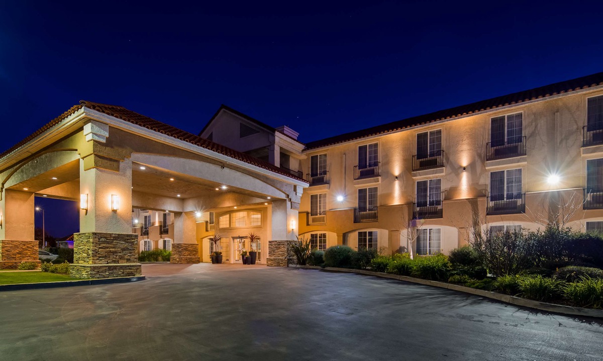 Salinas Hotel | Best Western Plus Salinas Valley Inn & Suites