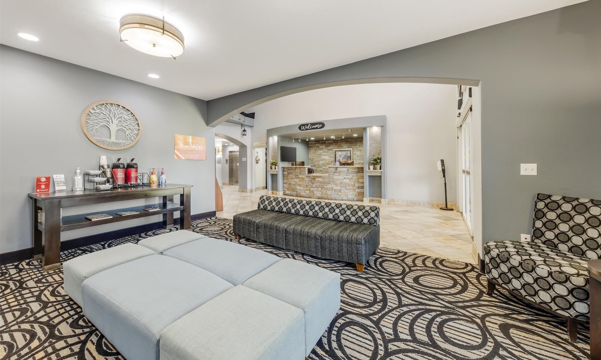 Madill Hotel | Best Western Plus Sand Bass Inn & Suites