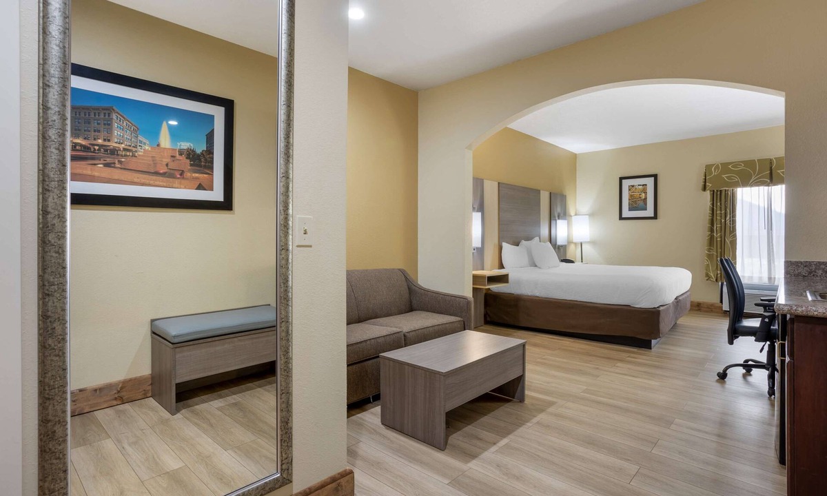 Springfield Hotel | Best Western Plus Springfield Airport Inn