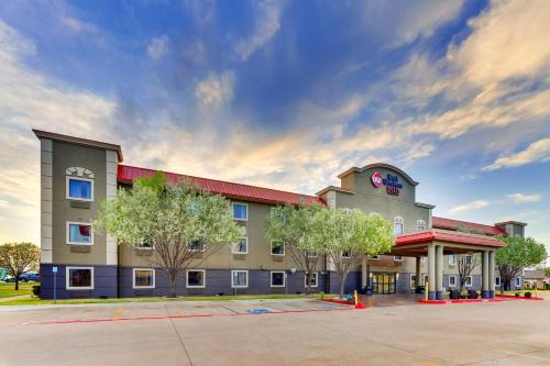 Wichita Falls Hotel | Best Western Plus University Inn & Suites