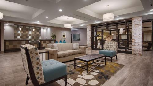 Wellborn Hotel | Best Western Plus College Station Inn & Suites