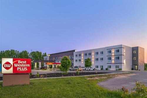 Wayland Hotel | Best Western Plus Wayland Hotel