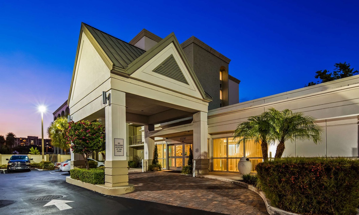 North Miami Hotel | Best Western Plus Windsor Inn