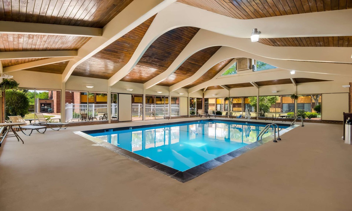 Galesburg Hotel | Best Western Prairie Inn & Conference Center