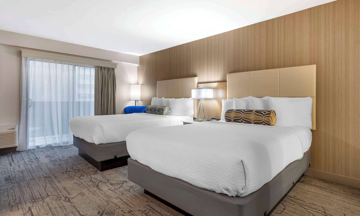 Tenderloin Hotel | Best Western Red Coach Inn
