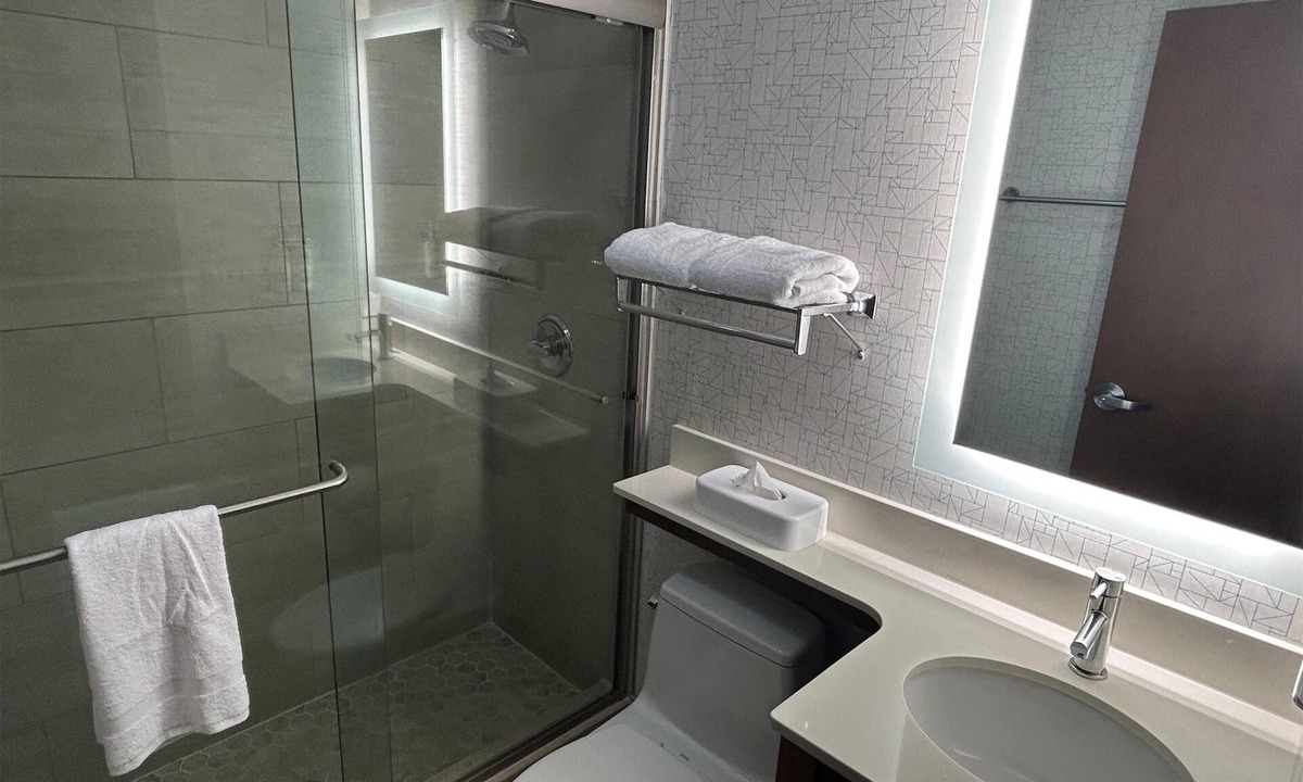 Flower Hill Hotel | Best Western Roslyn-Long Island Hotel