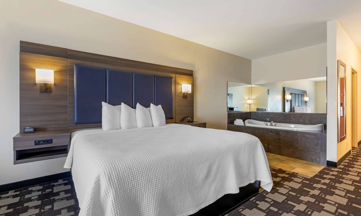 Seminole Hotel | Best Western Seminole Inn & Suites