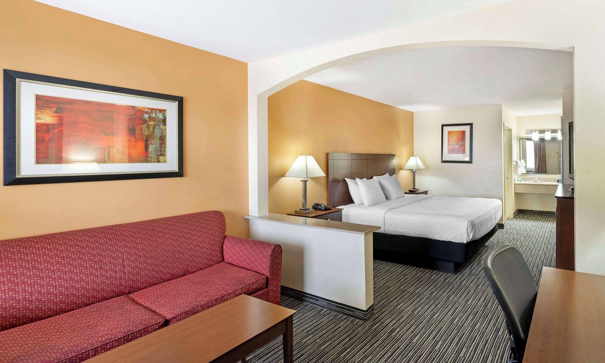 Ira Hotel | Best Western Snyder Inn