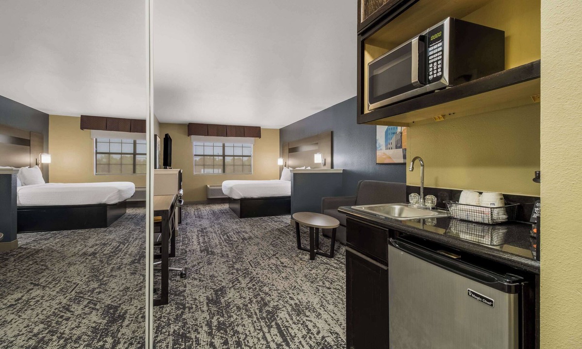 Temple Hotel | Best Western Temple Inn & Suites