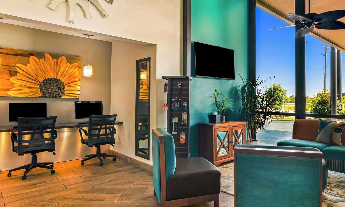 Joplin Hotel | Best Western The Oasis at Joplin