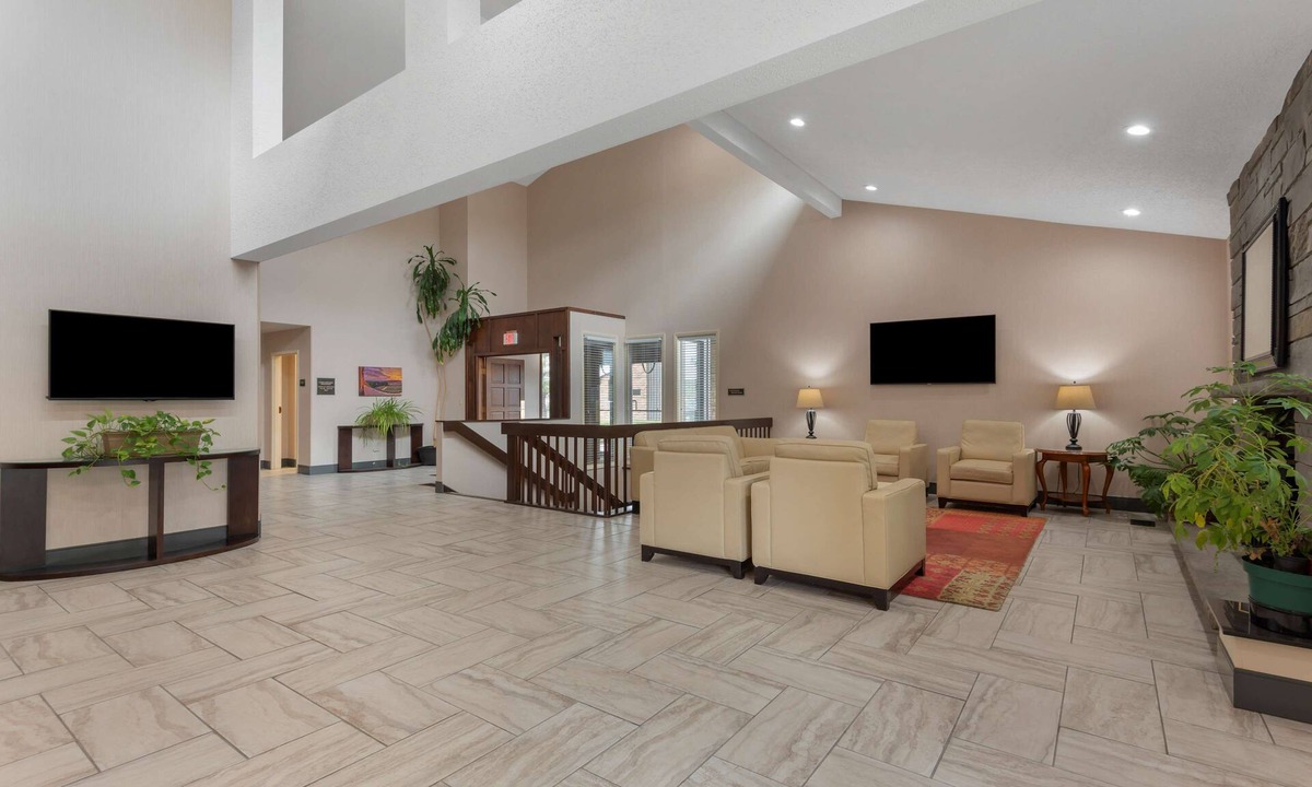 Ithaca Hotel | Best Western University Inn