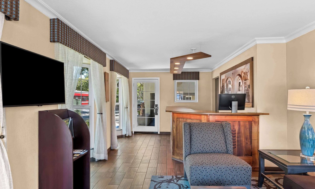 Davis Hotel | Best Western University Lodge