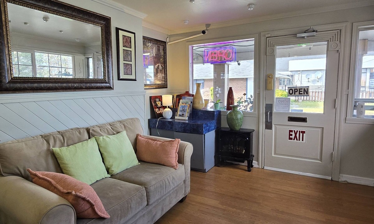 Bitter Lake Hotel | Beston Inn Seattle