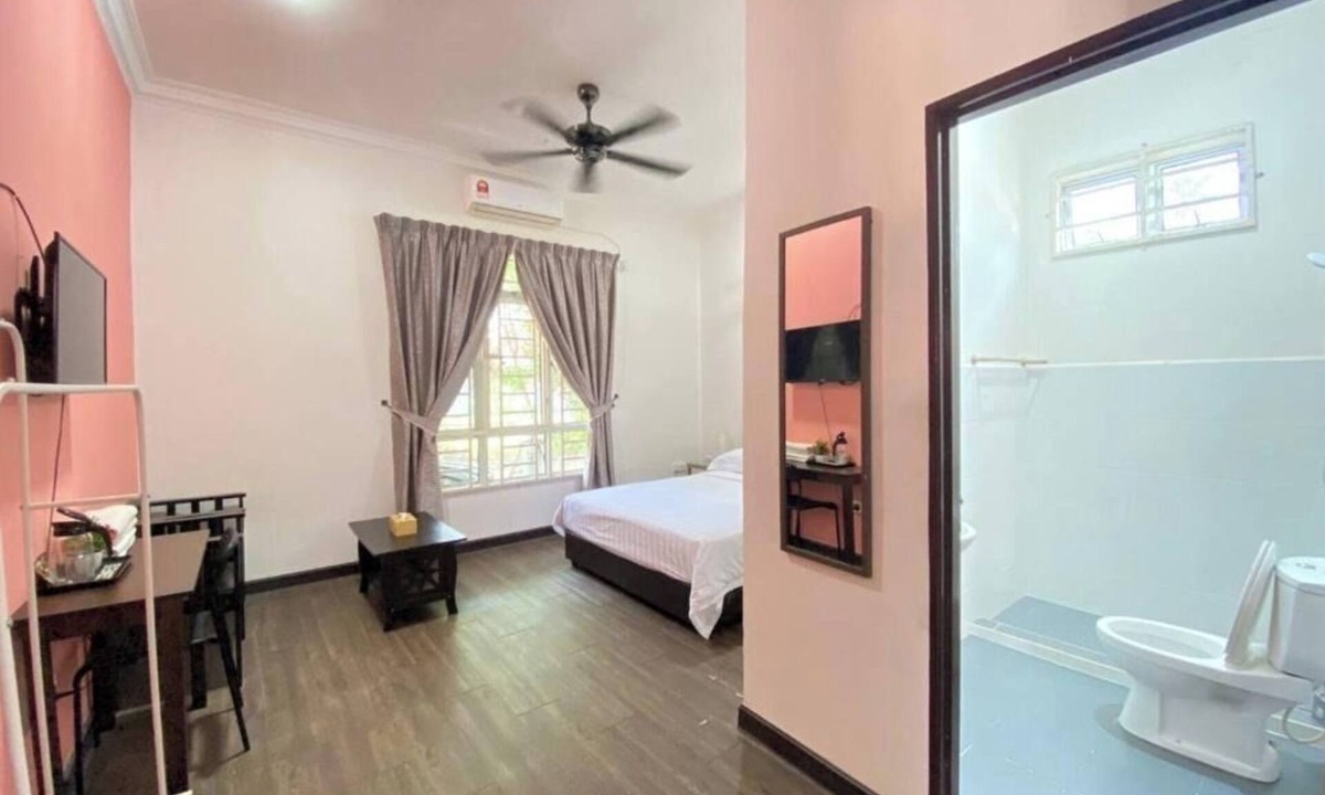 Kampong Raja Hotel | Besut Guesthouse