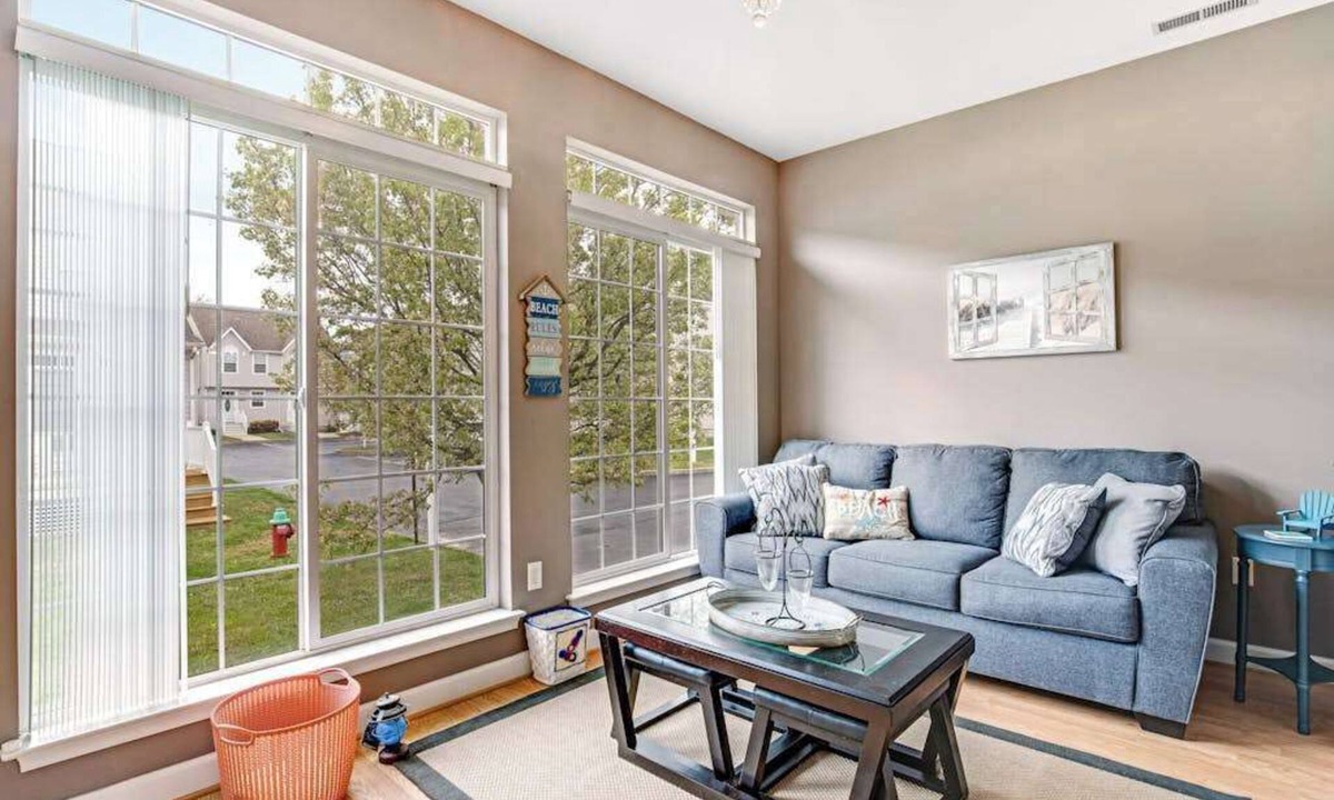 Bethany Breeze Condo | Bethany Breeze Townhouse with High-Speed WiFi, Shared Pool, & Washer/Dryer