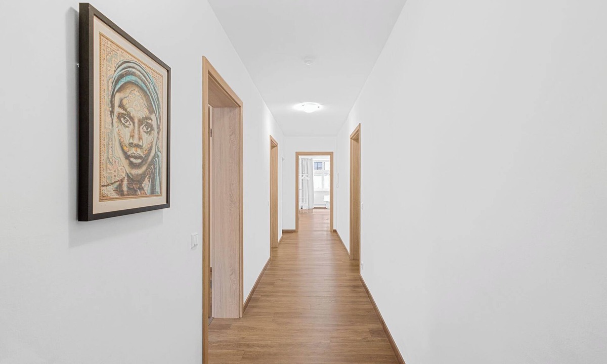 Straubing Apartment | BetterStay Central Apartment in Straubing for 6 People I 97m² I KitchenI Netflix
