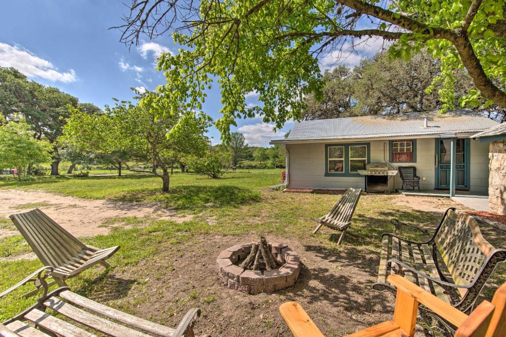 Blanco House | Betty B's River House < 1 Mi to Blanco State Park!