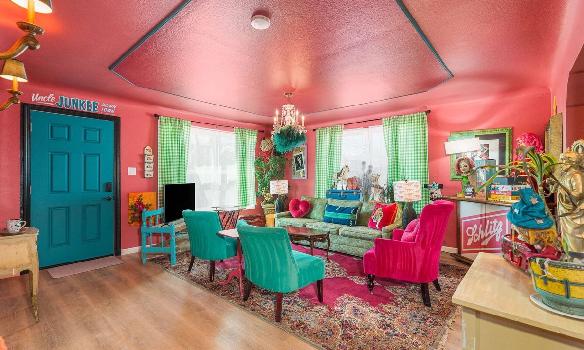 Reno/Tahoe Airport House | Betty Blue House