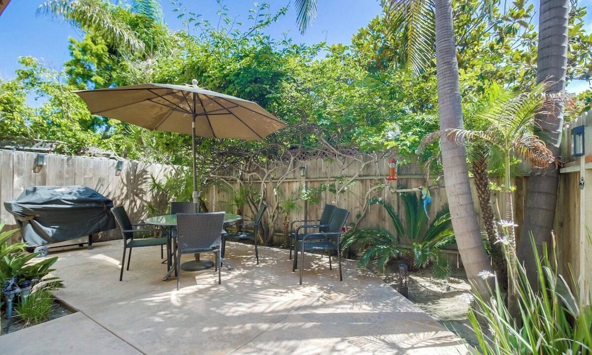 Mission Beach House | Between Beach and Bay, garage, bikes, and pets
