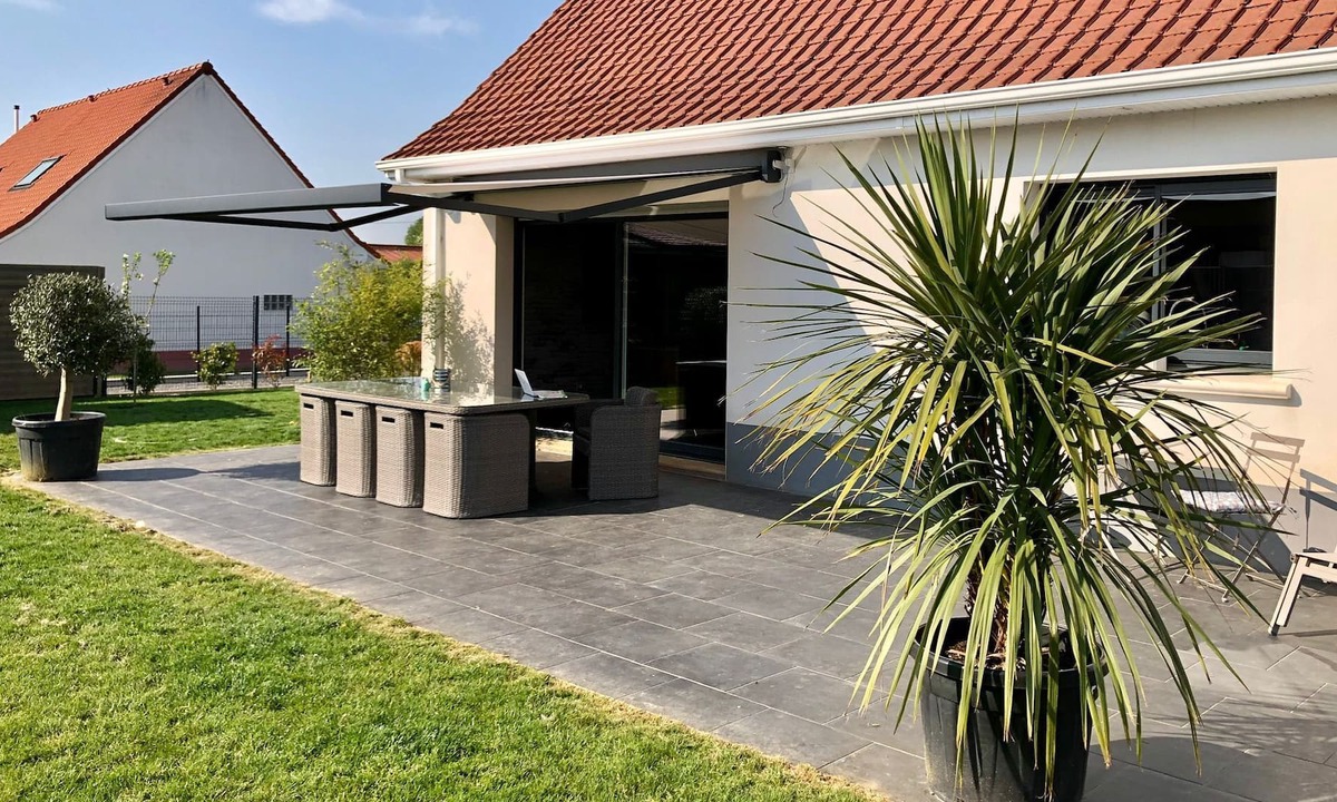 Escuilles House | Between capes and opal marshes