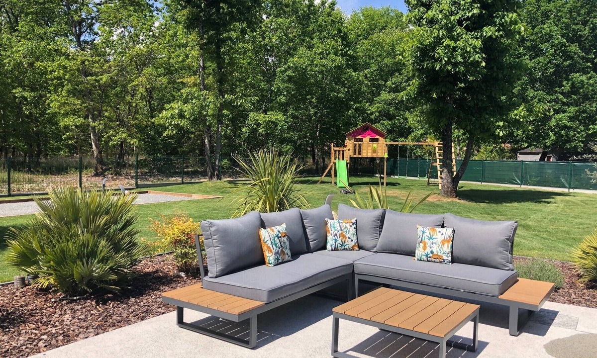 Saint-Aubin-de-Medoc Villa | Between land and sea