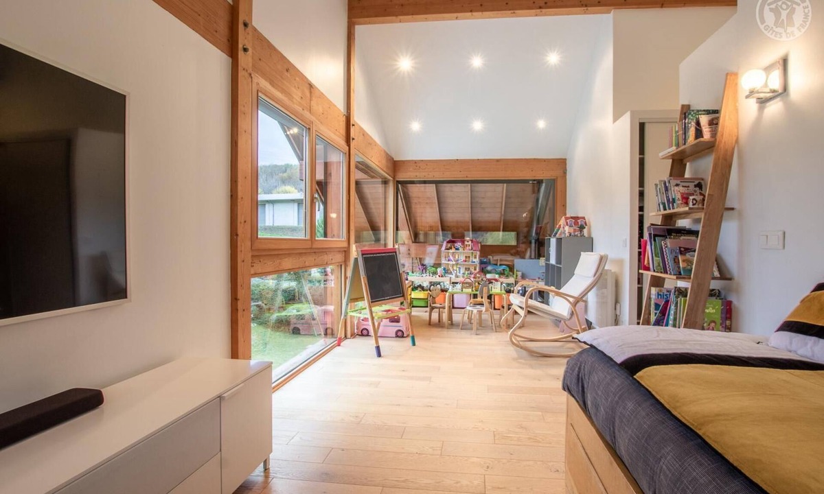 Sonnaz House | BETWEEN LAKES AND MOUNTAINS