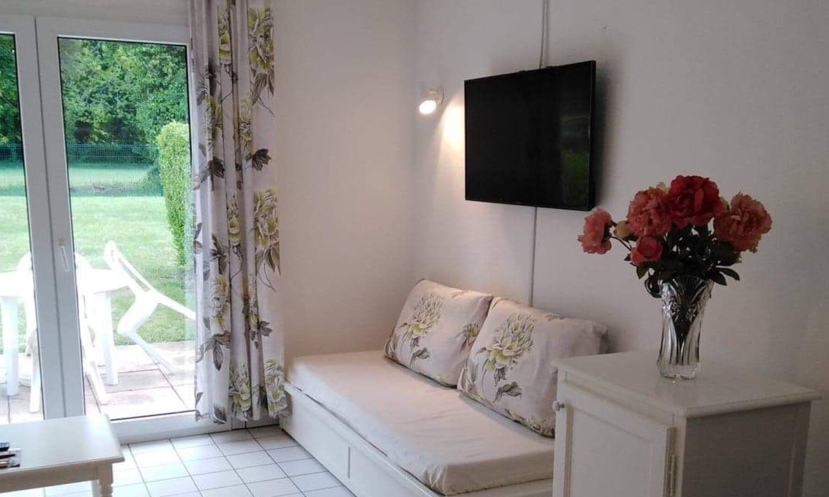 Ploemel Ski Chalet | Between Lands and Seas