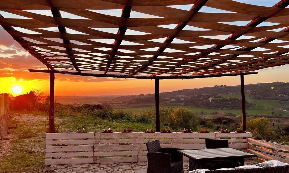Tarquinia House | Between Lazio and Tuscany, with a pool and garden