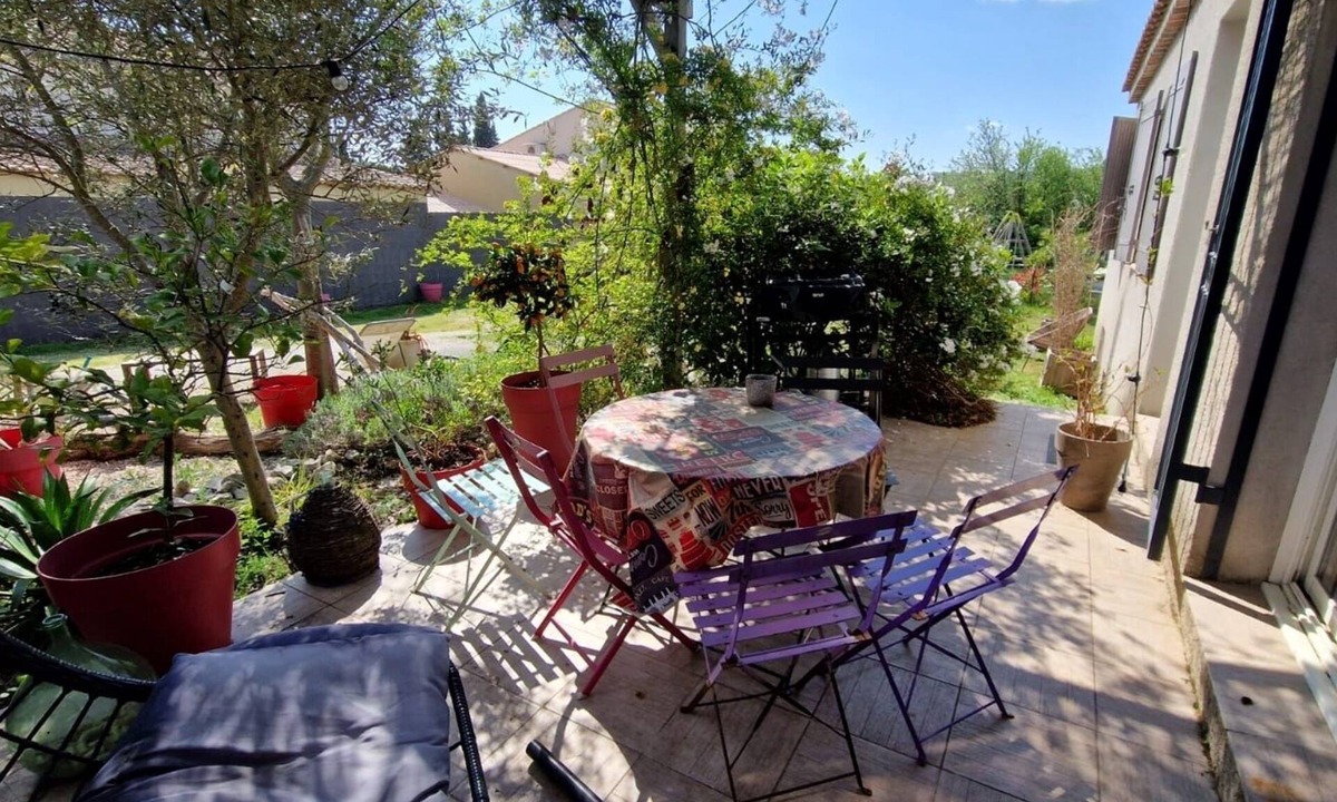 Saze Villa | Between Nimes and Avignon, La Villa des Moulins
