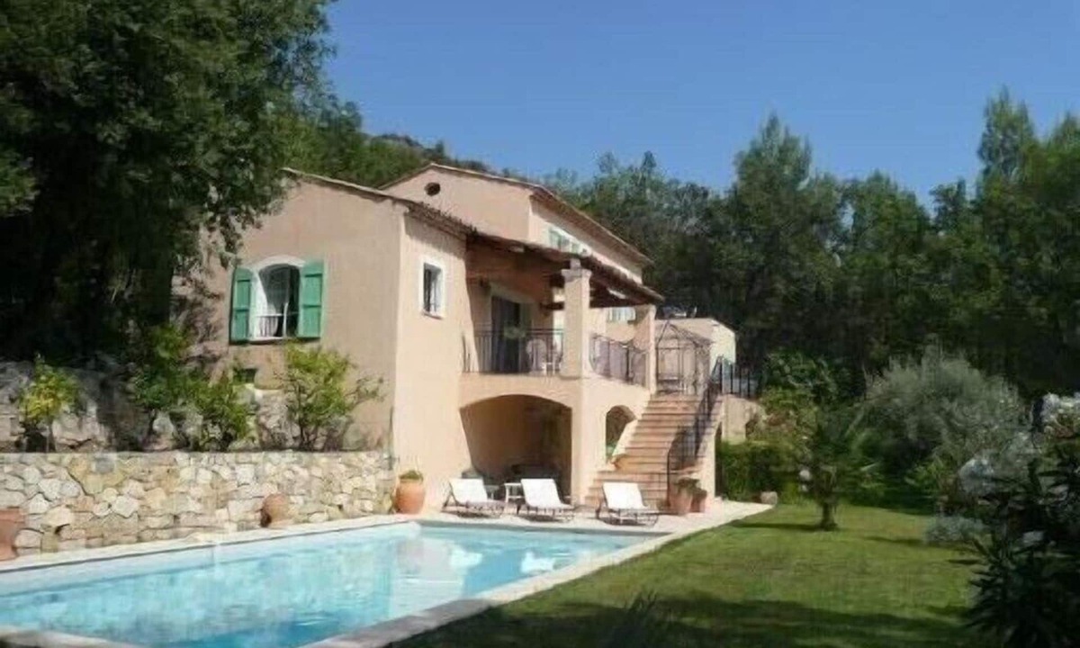 Tourrettes-sur-Loup Villa | Between sea and mountains