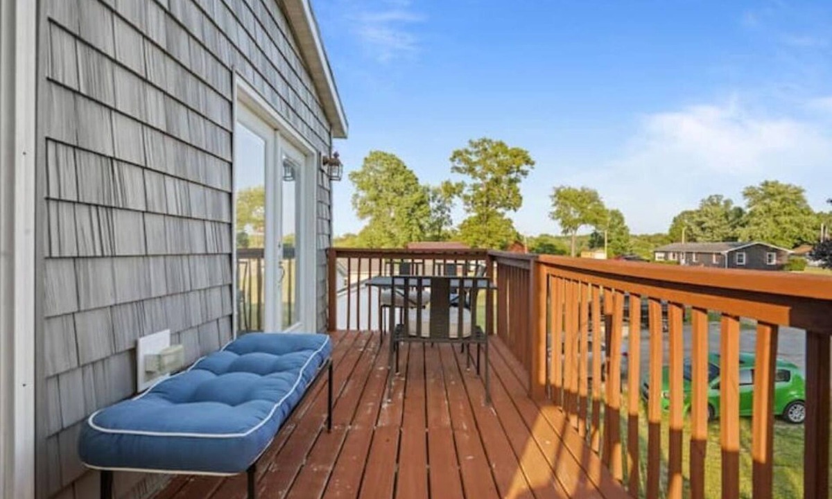 Syracuse House | Between the Lakes Retreat