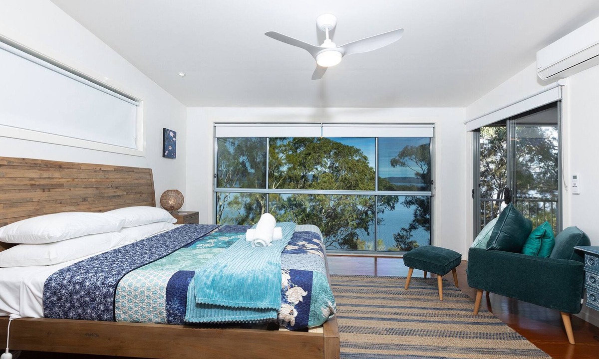 Green Point House | Between the ocean & the lake