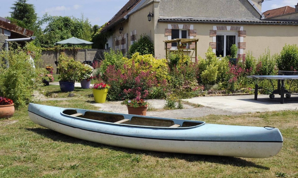 Mery-sur-Seine House | Between the Seine and the Canal