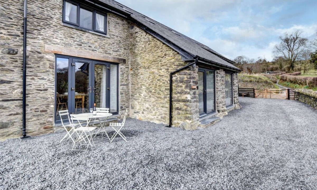 Machynlleth House | Beudy Tanllan in Machynlleth