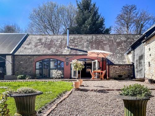 Llanfihangel Tal-y-llyn House | Beudyr Gamlas