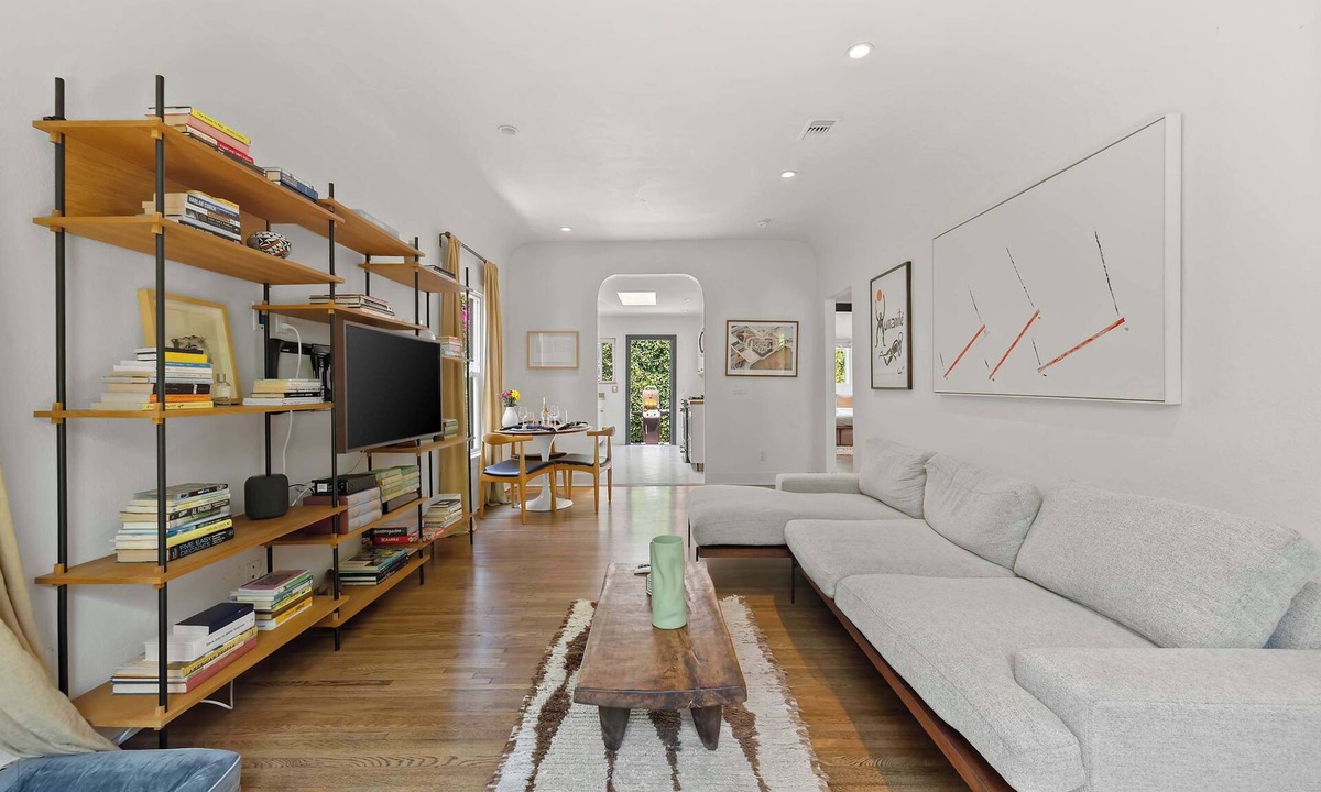 Melrose House | Beverly Grove 2BR | Melrose Ave by Colby & Conrad
