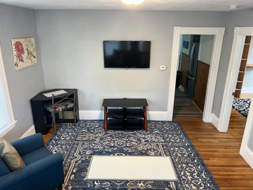 Beverly Apartment | Beverly, Salem, Dwtn, Water and Train