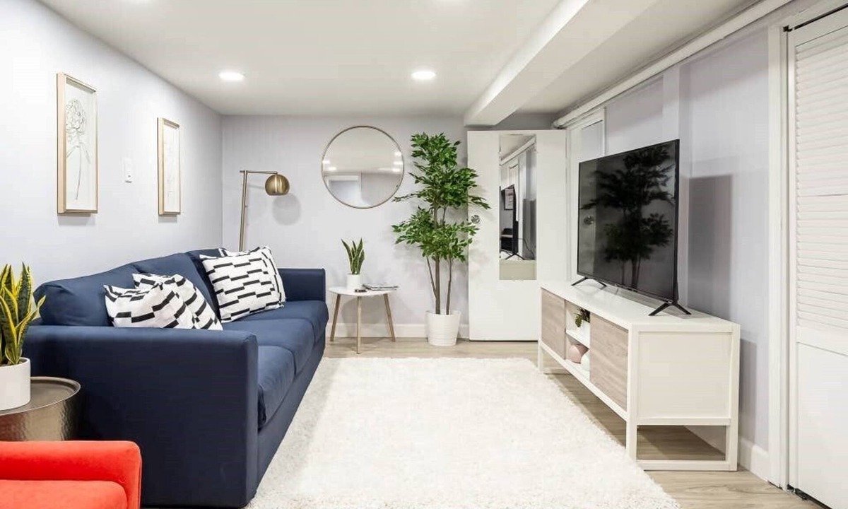 Logan Square Apartment | BF - Bright and Cozy 1BR Apartment in Logan Square!