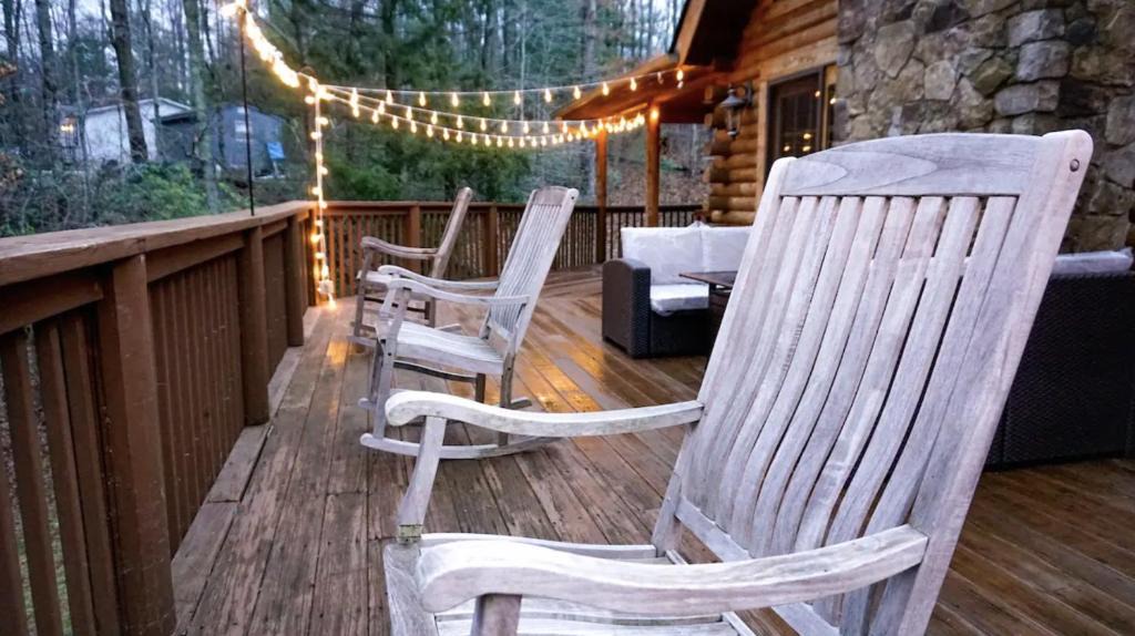 Fairview House | Bhattimore Cabin Custom Log Home