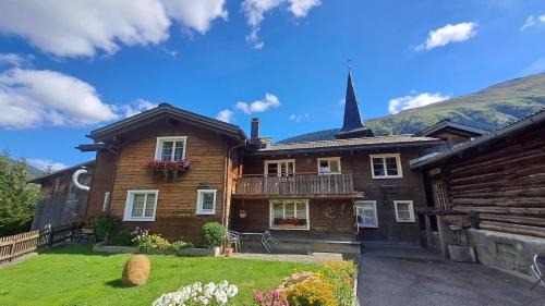 Rueras Apartment | Biala Casa Pintga Streiff