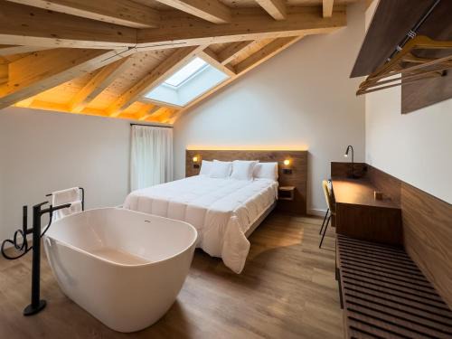 Laguardia Old Town Hotel | Biazteri Rooms Auto check-in