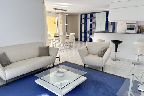 Ascona Apartment | Bicledro by Fewotessin