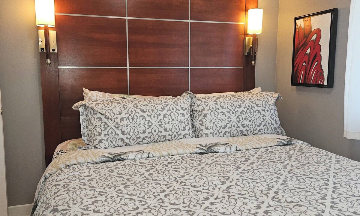 Sainte-Anne-de-Bellevue Apartment | Bienvenue Suites ● Wi-Fi & Parking ● Sainte-Anne-de-Bellevue