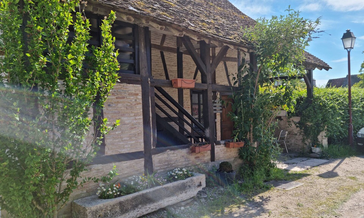 Gigny-sur-Saone Cabin | Bienvenue à l'escale