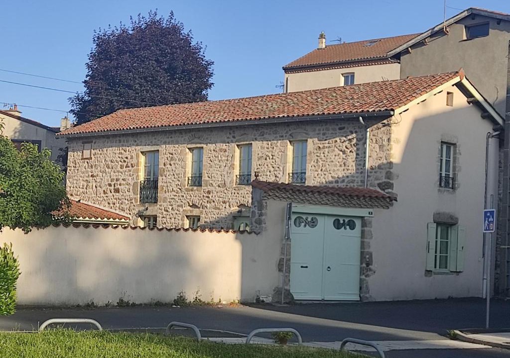 Craponne-sur-Arzon House | Bienvenue Au détour de l'Arzon, Craponne, 3 ch, jardin, parking