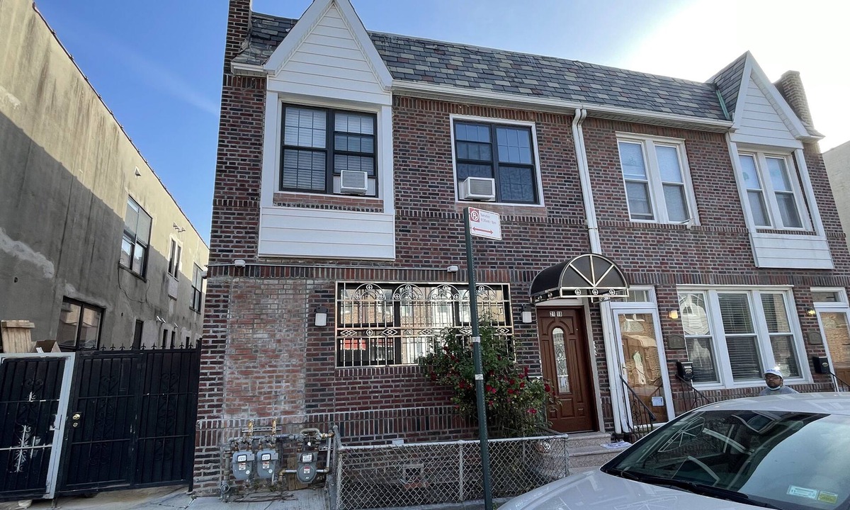 Ditmars Steinway Apartment | BIG APT ❤️NYC