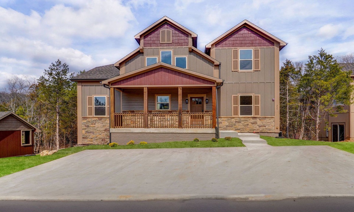 Hollister House | Big Bear Lodge-2 Pools, Private Hot Tub, Splash Pad, Pool Table- Brand New Home