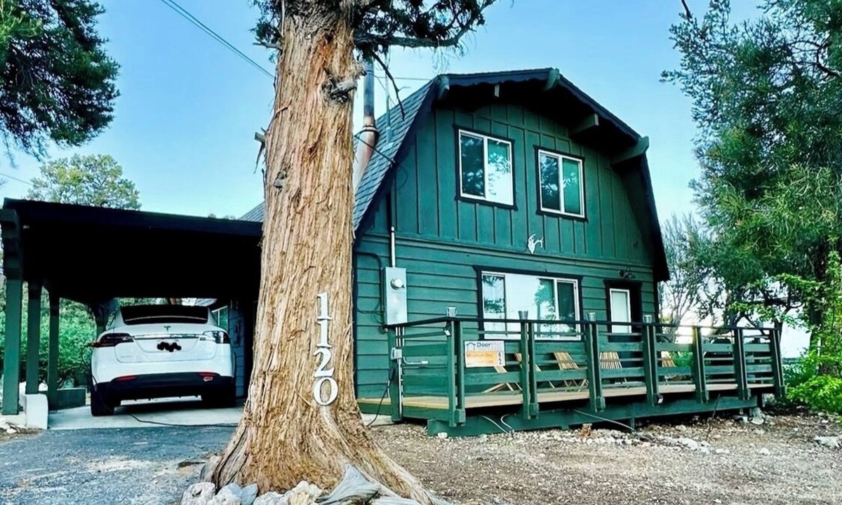 Whispering Forest Cabin | Big Bear Mountain View Cabin: Jacuzzi, Fire Pit, EV Charger