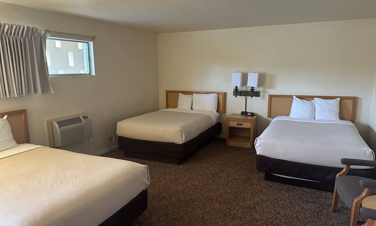 Great Bend Hotel | Big Bend Traveler's Inn